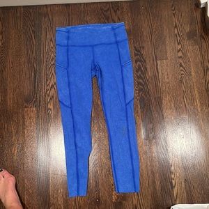 Lululemon size 8 blue cropped leggings